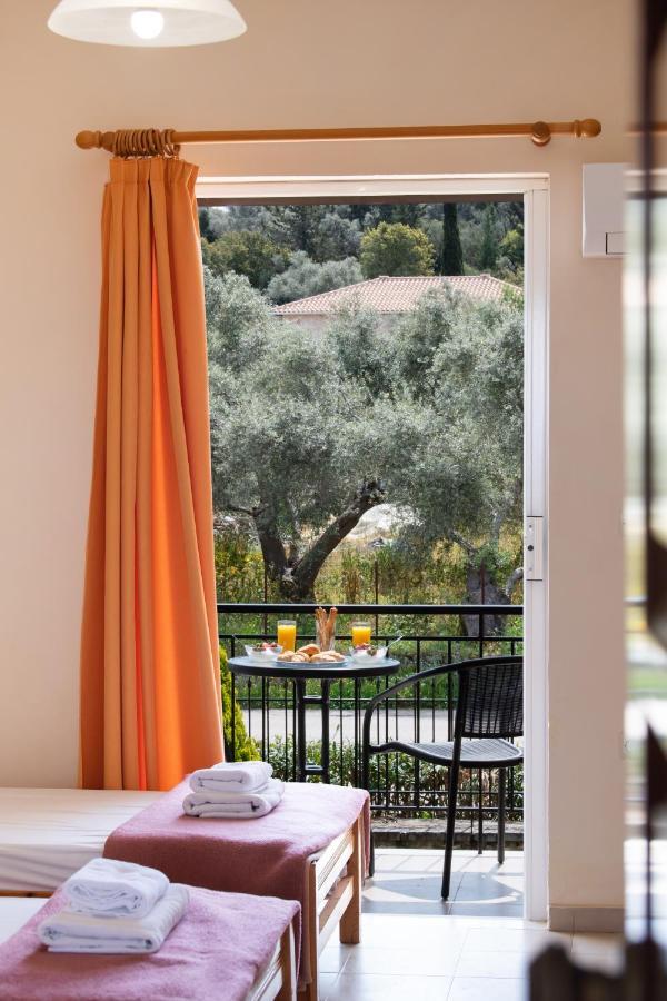 Tsoukaládhes Amarandos Studios With Swimming Pool By Imagine Lefkada المظهر الخارجي الصورة