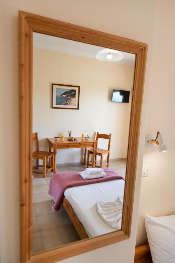 Tsoukaládhes Amarandos Studios With Swimming Pool By Imagine Lefkada المظهر الخارجي الصورة